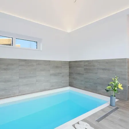 Nice Home In Lembruchduemmer See With Sauna * Lembruch